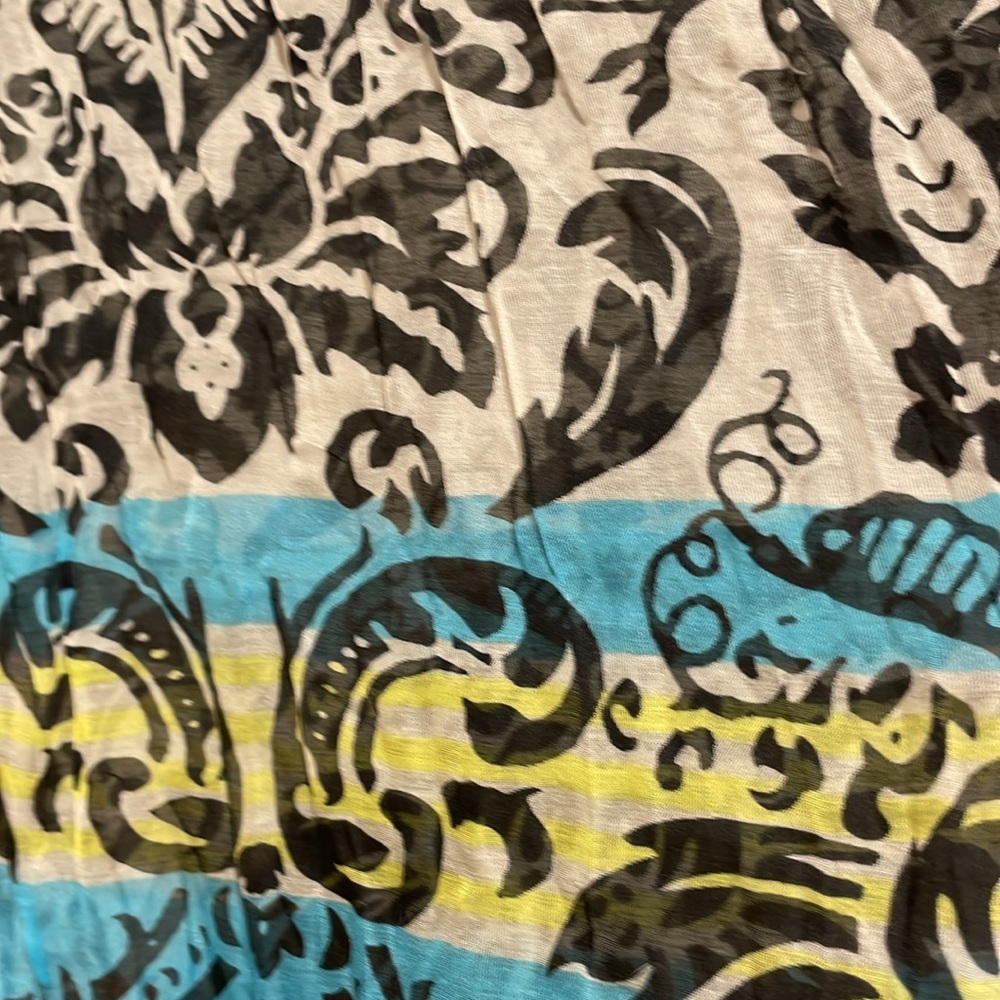 Loft Pattern Scarf - Picture 5 of 5
